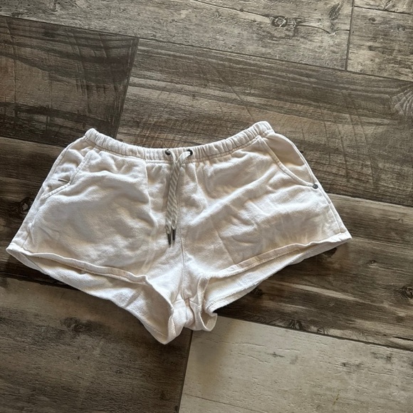 Vuori Pants - Vuori cream colored organic cotton shorts